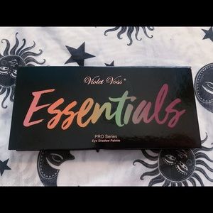 **Violet Voss Essentials Eyeshadow Palette**